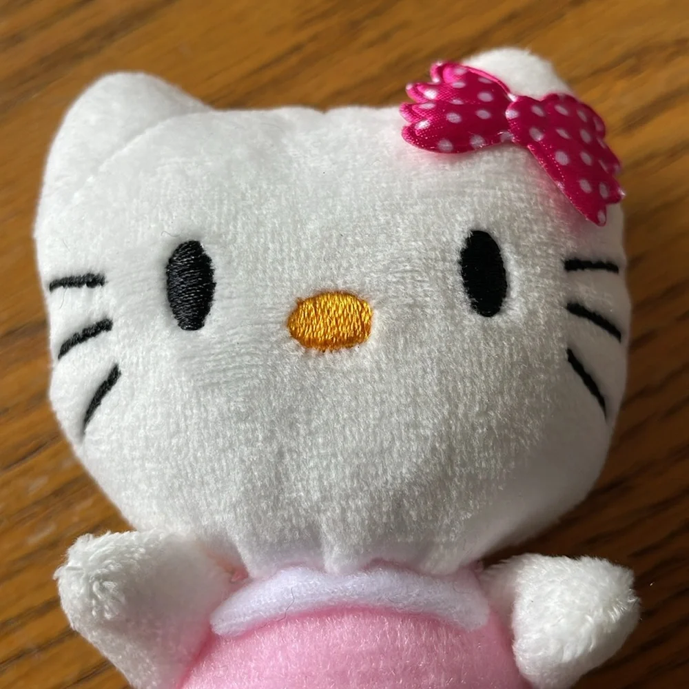 Hello Kitty Mini Plush 4 Inches Long - Picture 2 of 3